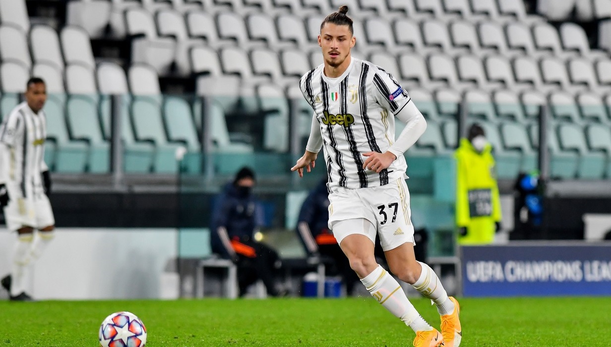 Radu Drăgușin, în tricoul lui Juventus