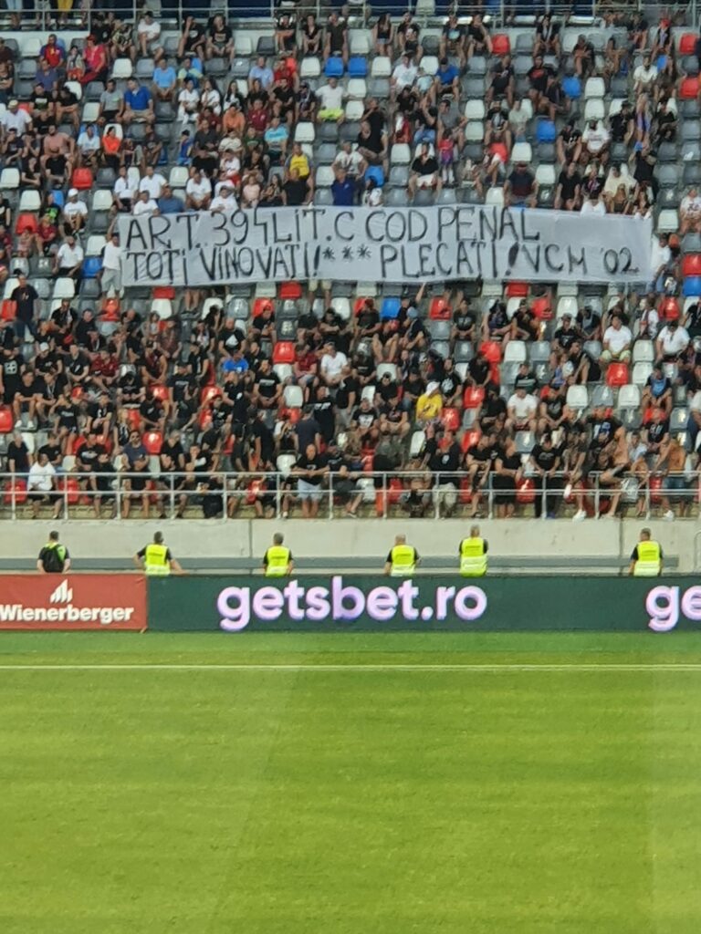 Fanii CSA Steaua au cerut demisii
