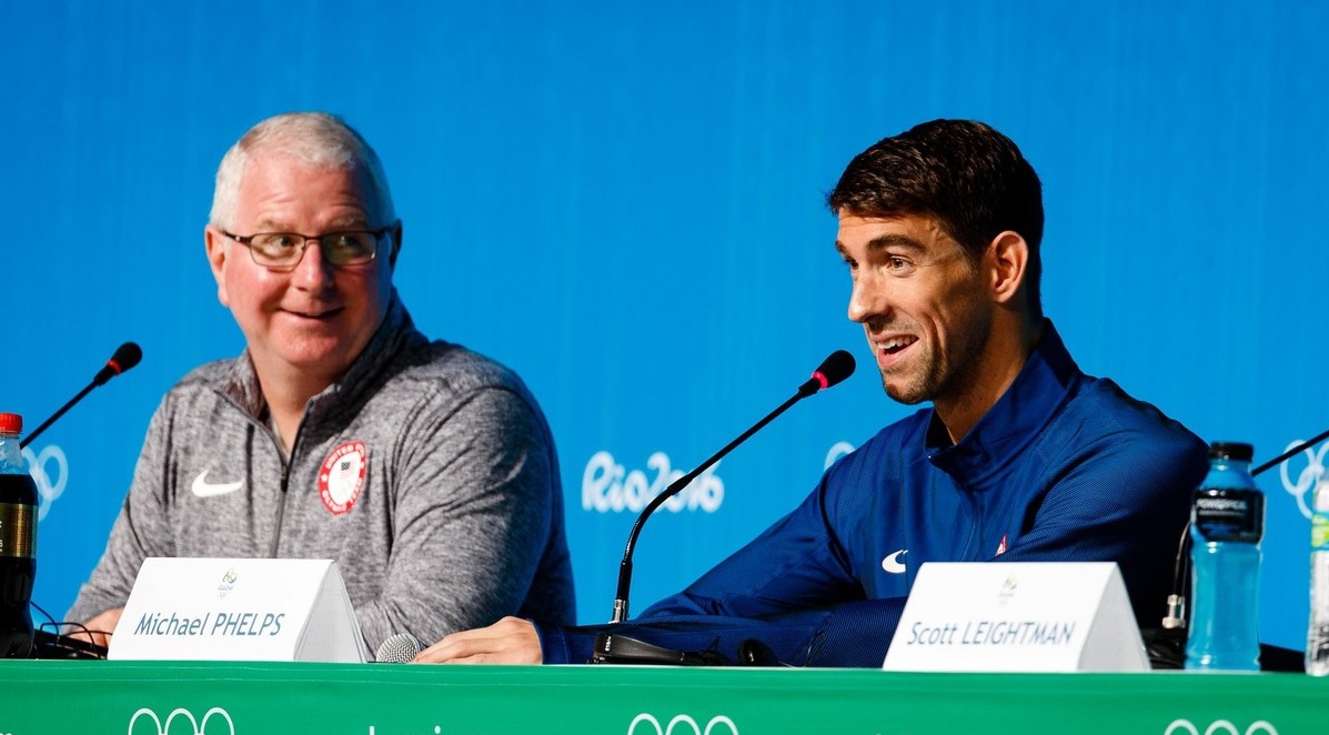 Michael Phelps și Bob Bowman, într-o conferință de presă la Rio