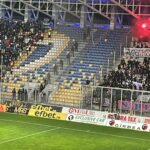Atmosferă electrizantă la Petrolul – FCSB! Meciul a fost întrerupt din cauza fumigenelor. Coregrafie magică afișată de fanii ploieșteni