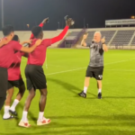 Marius Șumudică a declanșat fiesta alături de jucătorii lui Al-Raed, după Argentina – Arabia Saudită 1-2: „Să vorbească mai frumos despre fotbalul de aici!”