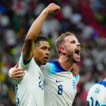 Jude Bellingham și Jordan Henderson, bucurie după un gol