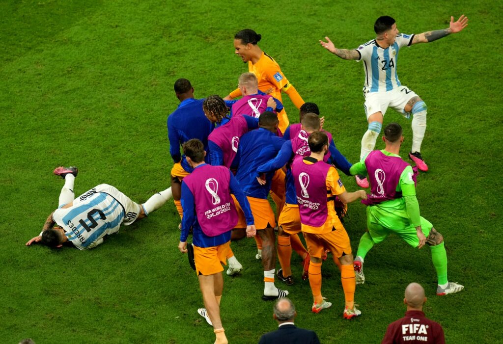 CM 2022 | Spirite încinse în Olanda – Argentina! Virgil van Dijk și-a pus un adversar la pământ