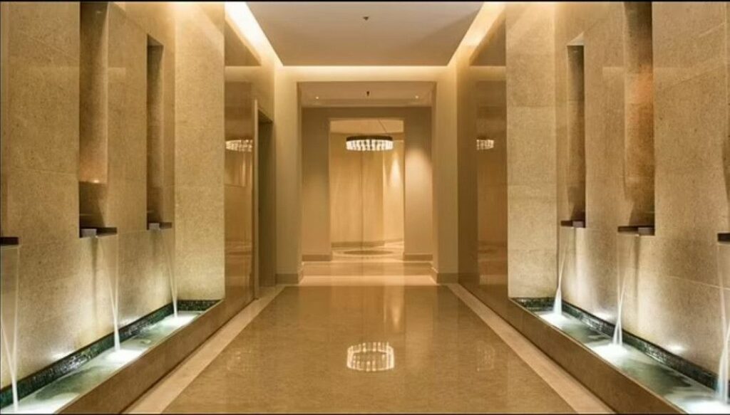 Condiții de „șeic” pentru Cristiano Ronaldo în Arabia Saudită. Cum arată hotelul de cinci stele în care locuiește portughezul