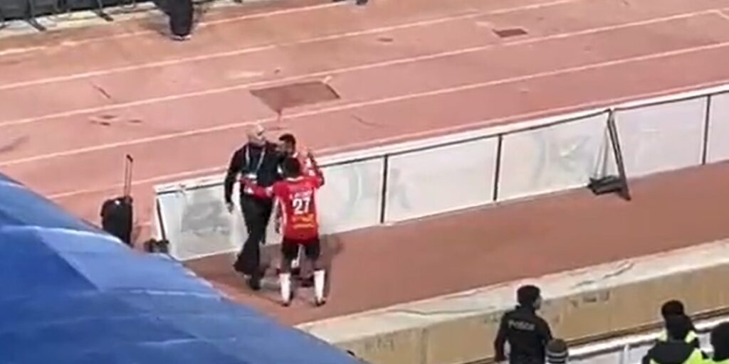 Marius Şumudică, scandal cu propriii fani, după Al-Raed - Al-Hilal 1-1 / Twitter @Okaz_Sports