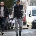 Alexandru Piturca, paraseste sediul Sectiei 11 de Politie din Bucuresti, miercuri, 1 februarie 2023. Alexandru Piturca este cercetat de procurorii DNA intr-un dosar legat de achizitii de masti de protectie neconforme pentru Ministerul Apararii