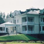 Locul în care Vladimir Putin şi-a ascuns iubita care are 39 de ani. Palatul secret, de 110 milioane de euro, aflat într-o zonă cu acces interzis!