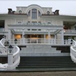 Locul în care Vladimir Putin şi-a ascuns iubita care are 39 de ani. Palatul secret, de 110 milioane de euro, aflat într-o zonă cu acces interzis!