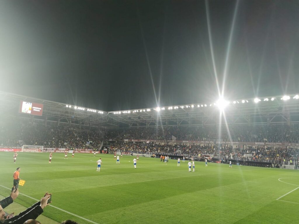 Atmosferă de senzaţie la Rapid - Farul
