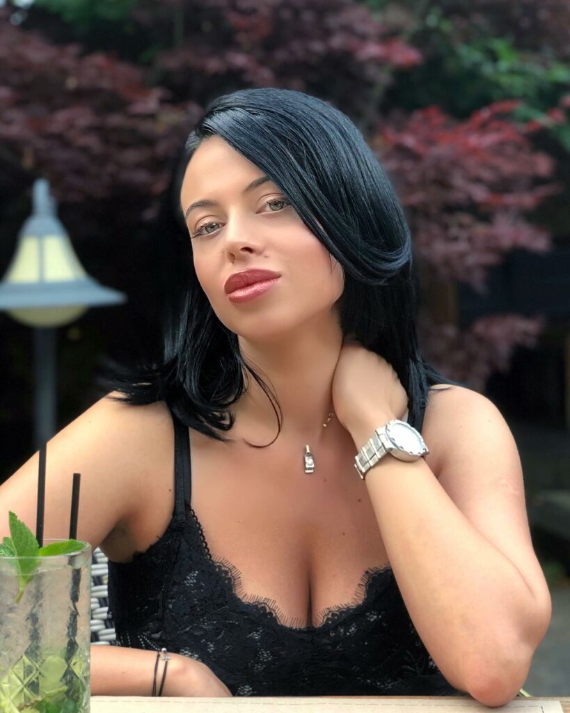 Instagram Maria Ceauşilă