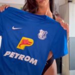 Andreea Bododel este cea mai înfocată fană a Farului