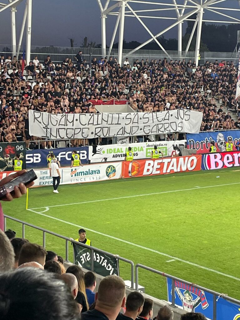 FCSB  – Dinamo | Ironie incredibilă a galeriei de la FCSB! Mesajul umilitor transmis! Replica dinamoviştilor. Imagini fabuloase