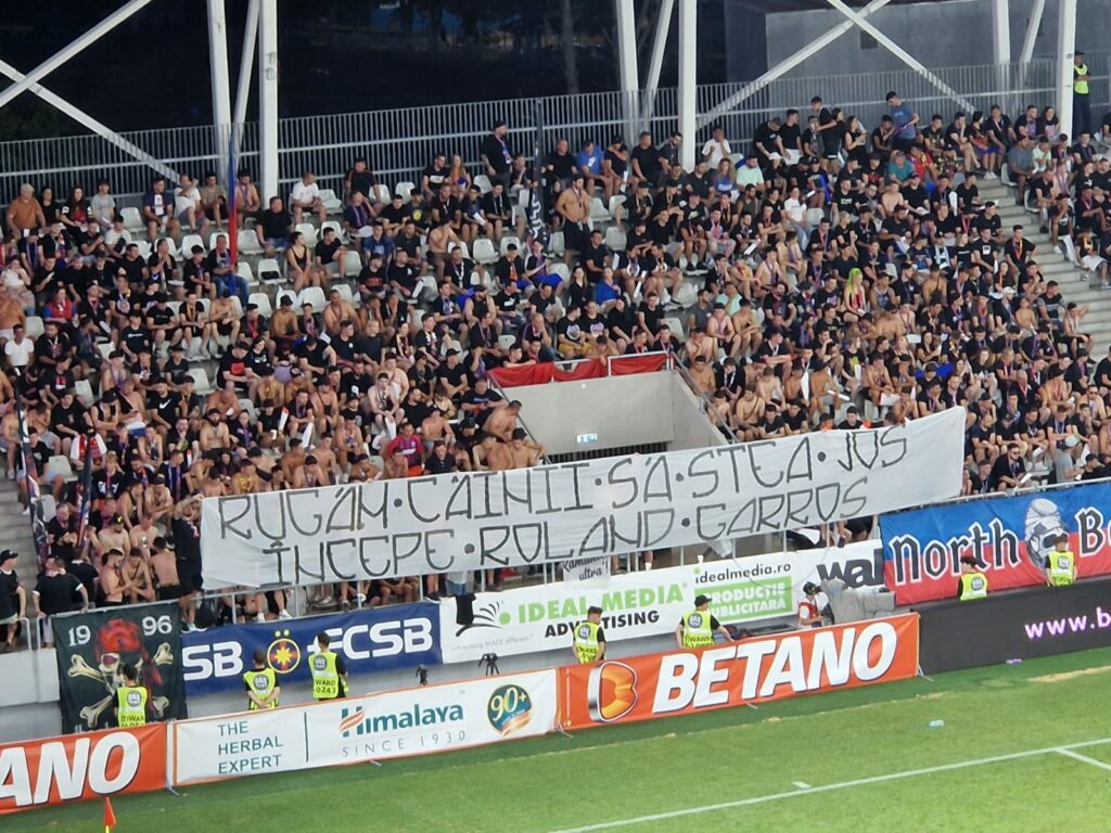 FCSB  – Dinamo | Ironie incredibilă a galeriei de la FCSB! Mesajul umilitor transmis! Replica dinamoviştilor. Imagini fabuloase