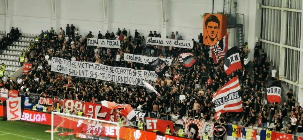 FCSB  – Dinamo | Ironie incredibilă a galeriei de la FCSB! Mesajul umilitor transmis! Replica dinamoviştilor. Imagini fabuloase