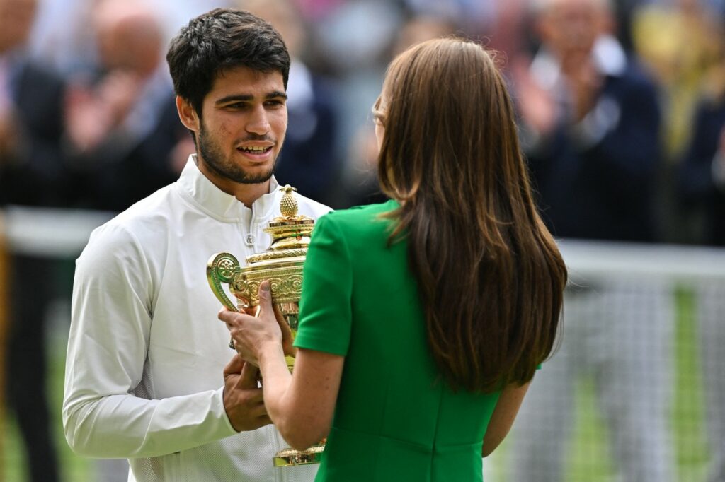 Momentul în care Novak Djokovic s-a prăbuşit emoţional, după finala pierdută la Wimbledon. „Nole” nu a mai rezistat!