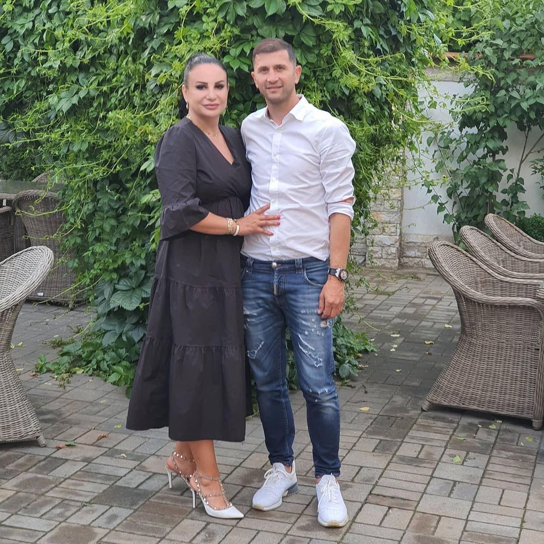 Claudiu Răducanu şi-a copleşit soţia cu declaraţii de dragoste! Femeia este de o frumuseţe uimitoare