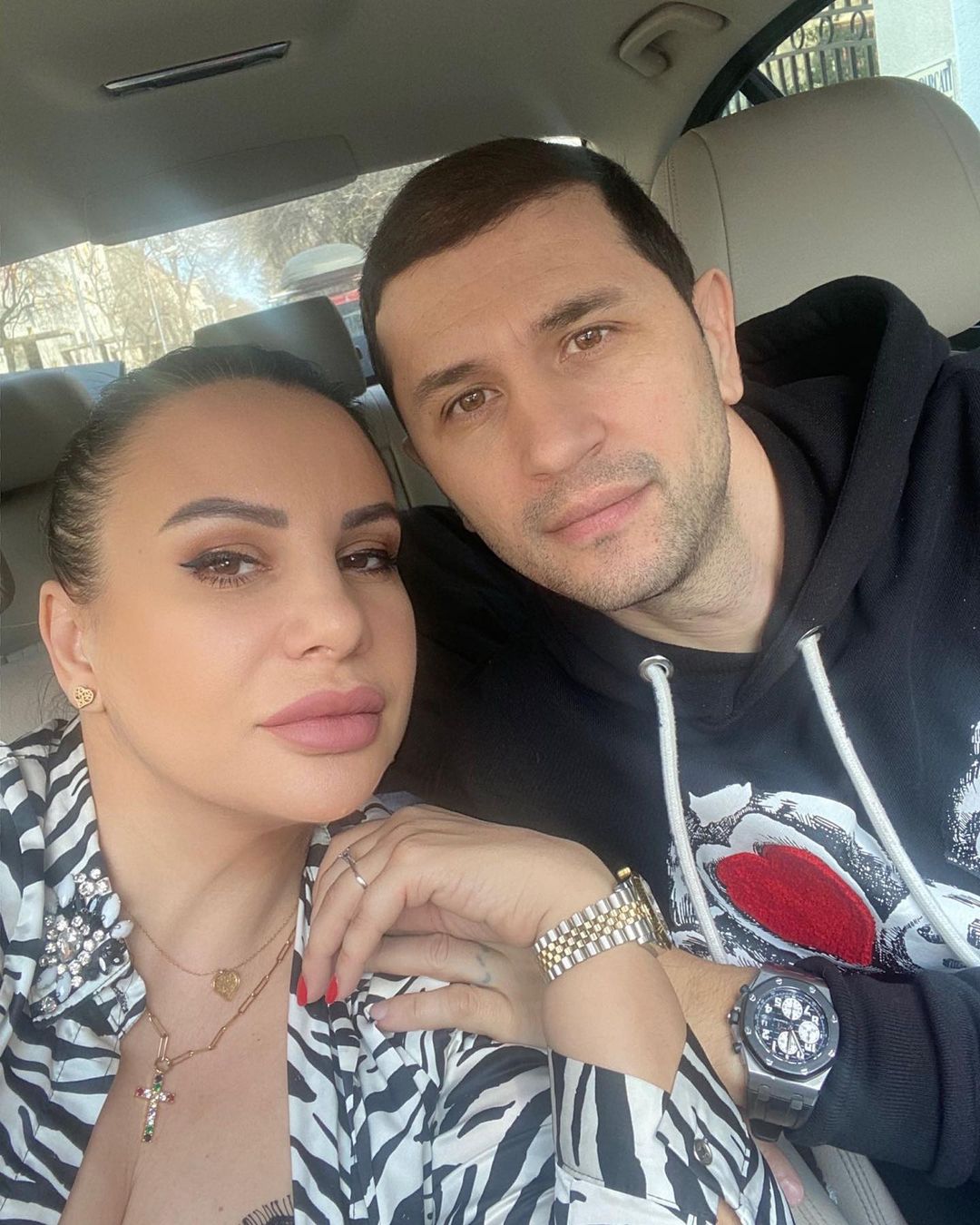 Claudiu Răducanu şi-a copleşit soţia cu declaraţii de dragoste! Femeia este de o frumuseţe uimitoare
