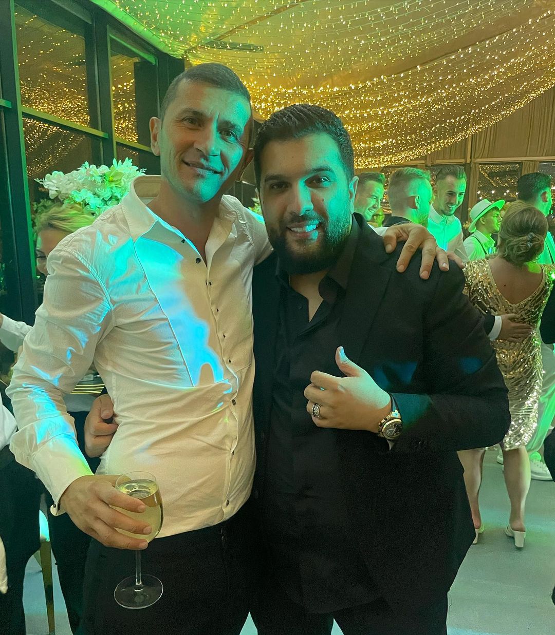 Claudiu Răducanu şi-a copleşit soţia cu declaraţii de dragoste! Femeia este de o frumuseţe uimitoare