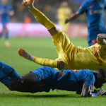 Sergiu Hanca a avut o replică dură pentru Joyskim Dawa. Sergiu Hanca a suferit o ruptură a ligamentelor de la gleznă