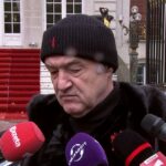Cât a ajuns să coste fesul cu model călugăresc de care milionarul Gigi Becali nu se mai desparte! Suma este surprinzătoare