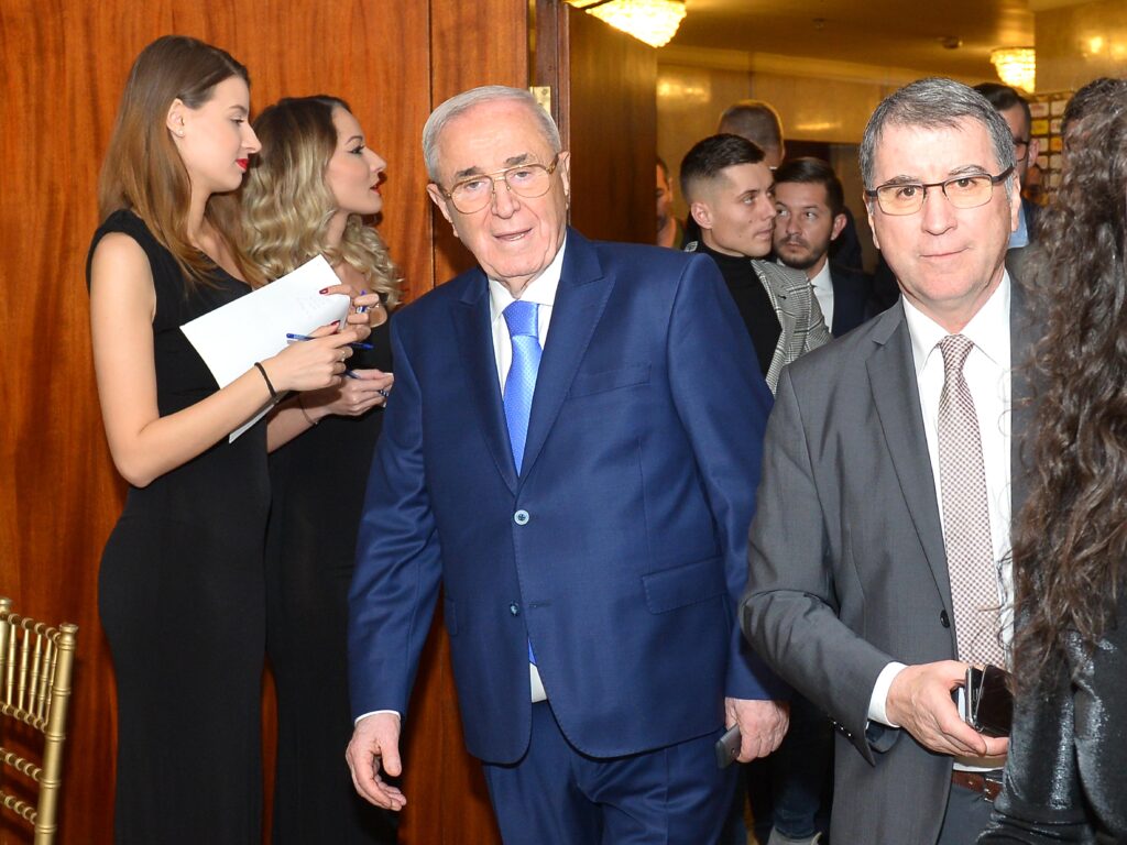 A murit Viorel Păunescu! Fostul preşedinte al Stelei avea 91 de ani