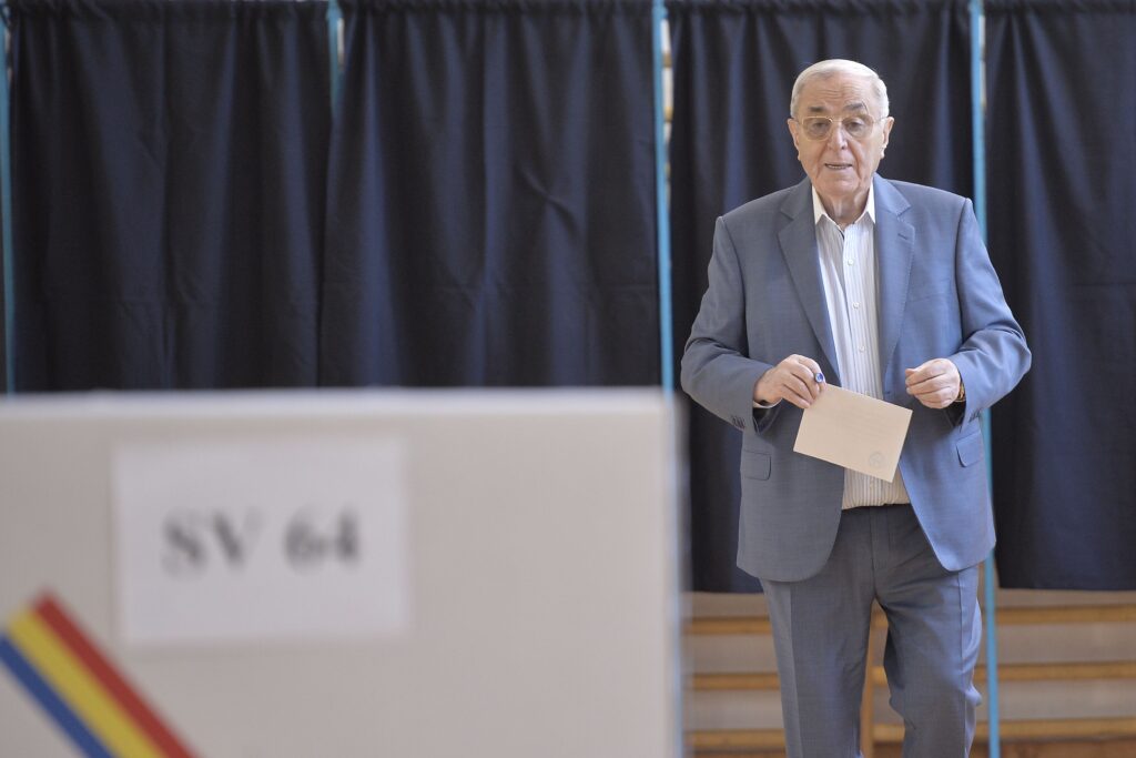 A murit Viorel Păunescu! Fostul preşedinte al Stelei avea 91 de ani