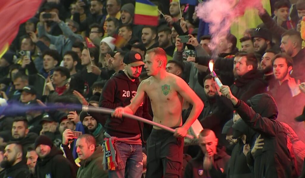 Imagine virală în tribunele Arenei Naţionale, la meciul România – Elveţia! Ce a putut avea tatuat un suporter în dreptul inimii!