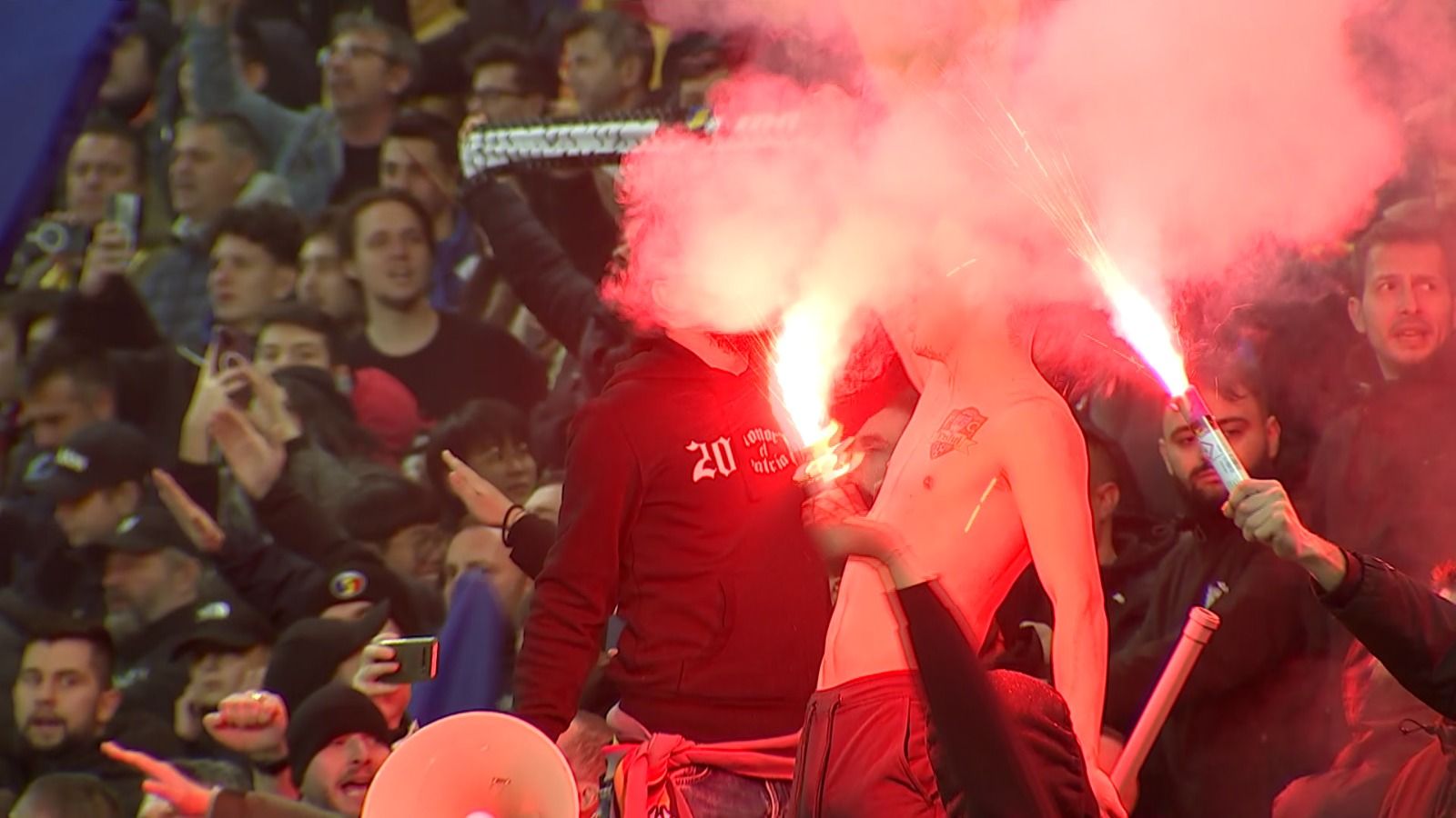 Imagine virală în tribunele Arenei Naţionale, la meciul România – Elveţia! Ce a putut avea tatuat un suporter în dreptul inimii!