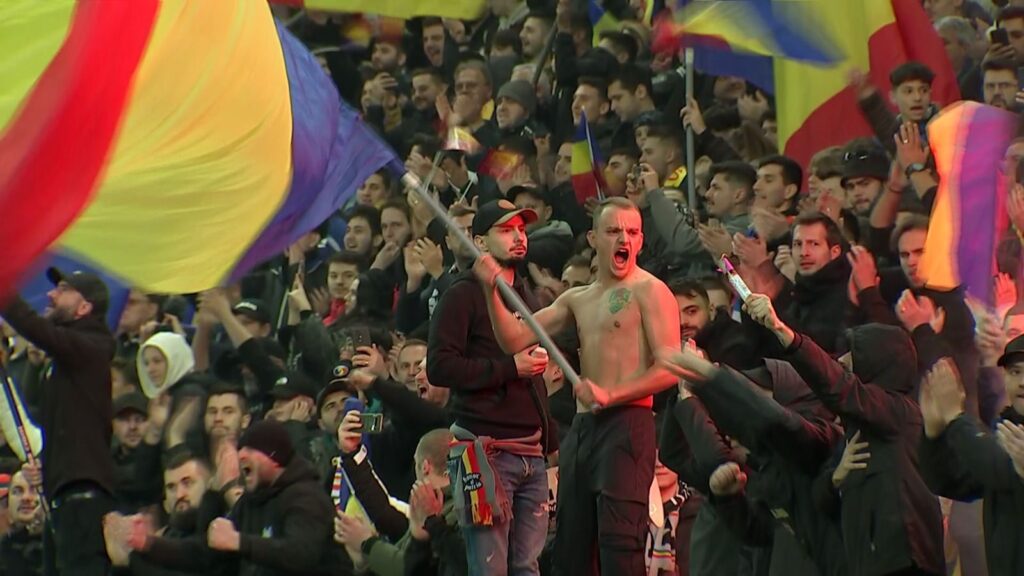 Imagine virală în tribunele Arenei Naţionale, la meciul România – Elveţia! Ce a putut avea tatuat un suporter în dreptul inimii!