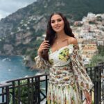 Unica fiică a lui Ion Ţiriac s-a descătuşat alături de cea mai bună prietenă. Cine e tânăra misterioasă cu care Ioana face show