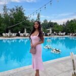 Unica fiică a lui Ion Ţiriac s-a descătuşat alături de cea mai bună prietenă. Cine e tânăra misterioasă cu care Ioana face show