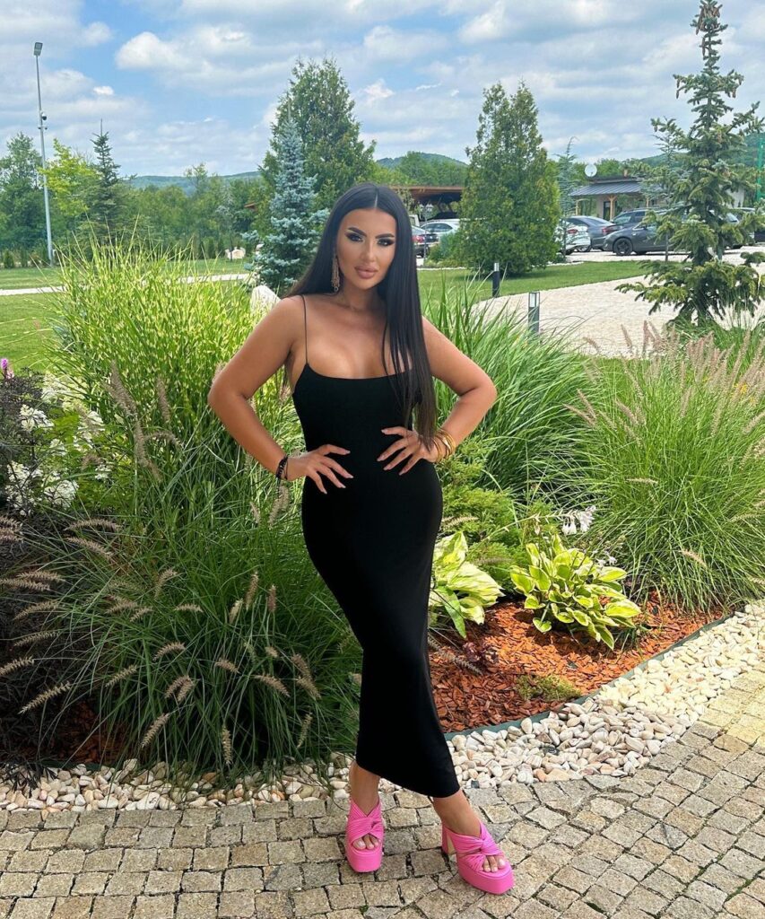 Cristi Tănase a rupt tăcerea după scandalul uriaş! Adina Maria a cerut ordin de protecţie, „Dodel” a depus actele de divorţ