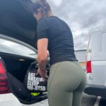 O româncă e campioană mondială în cuşcă şi face avere din OnlyFans. „Bombardierul” Pascu o antrenează pentru debutul în UFC