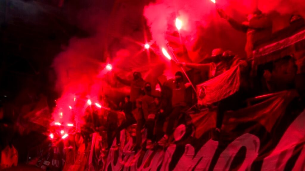 Sărbătoare în Giuleşti, după Dinamo – Rapid 1-2! Cum au fost întâmpinaţi jucătorii lui Cristiano Bergodi de fani