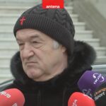 Cât a ajuns să coste fesul cu model călugăresc de care milionarul Gigi Becali nu se mai desparte! Suma este surprinzătoare