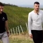 "Se închinau ţăranii". Ce a putut face cu bolidul bunicului său milionarul de 32 de ani care construieşte un castel în România
