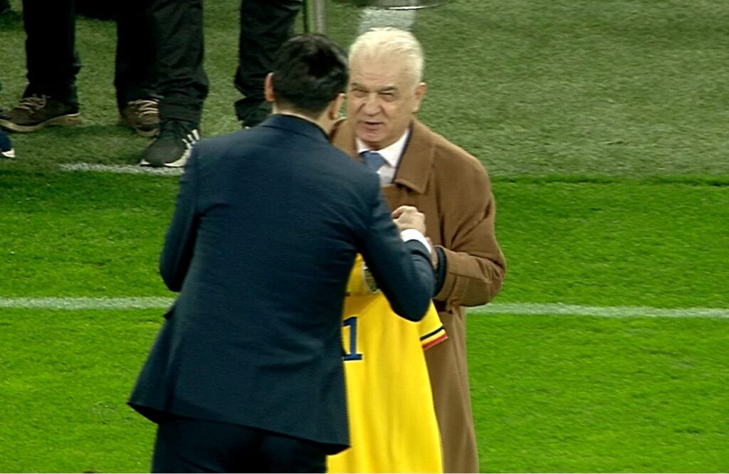 Gică Hagi, Ilie Dumitrescu, Miodrag Belodedici şi Anghel Iordănescu, printre legendele omagiate pe Arena Naţională!