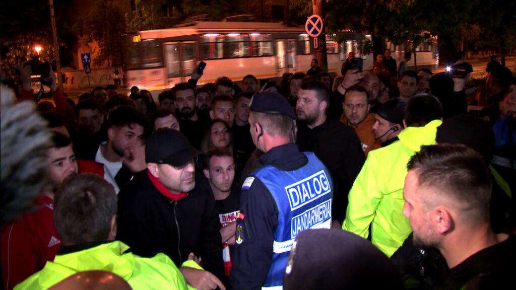 Fanii lui Dinamo au făcut un scandal monstru