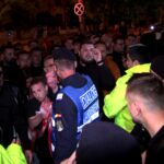 „Iar ne retrogradaţi? Vă rupem picioarele!” Fanii lui Dinamo au făcut un scandal monstru! I-au cerut demisia lui Kopic: „Pleacă!”