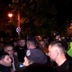 „Iar ne retrogradaţi? Vă rupem picioarele!” Fanii lui Dinamo au făcut un scandal monstru! I-au cerut demisia lui Kopic: „Pleacă!”