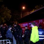„Iar ne retrogradaţi? Vă rupem picioarele!” Fanii lui Dinamo au făcut un scandal monstru! I-au cerut demisia lui Kopic: „Pleacă!”