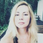 Cât de frumoasă e, la 44 de ani, fosta iubită a lui Adrian Mutu, dispărută din viaţa publică! A trecut printr-un divorţ dureros!