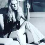 Cât de frumoasă e, la 44 de ani, fosta iubită a lui Adrian Mutu, dispărută din viaţa publică! A trecut printr-un divorţ dureros!