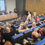 Valeriu Argăseală şi-a lansat noul volum de poezii! Mihai Stoica a fost prezent la eveniment