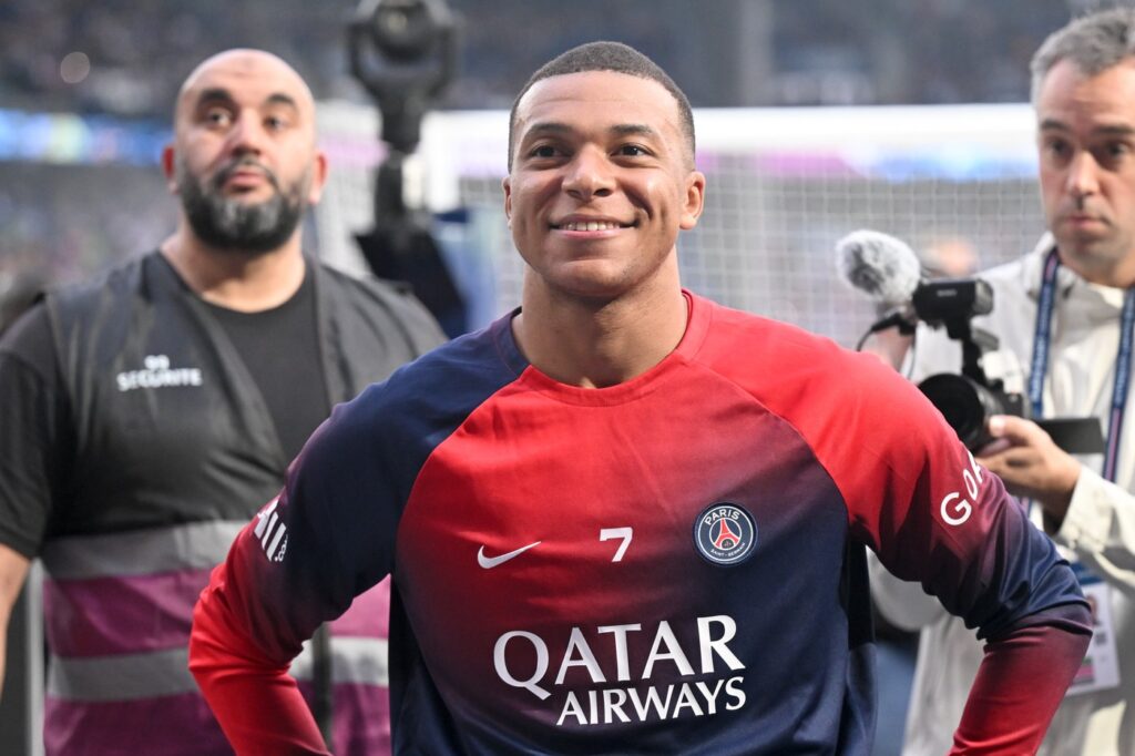 Ultraşii lui PSG şi-au luat la revedere de la Kylian Mbappe! Imagini fabuloase de pe Parc des Princes