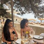 Soţia lui Marco Verratti şi-a uluit fanii. Jessica Aidi a îmbrăcat un costum de baie minuscul, iar imaginile s-au viralizat!