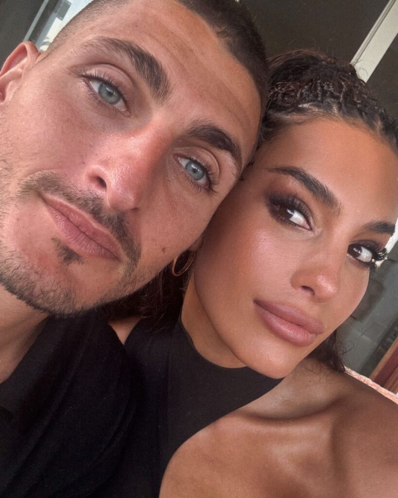 Soţia lui Marco Verratti şi-a uluit fanii. Jessica Aidi a îmbrăcat un costum de baie minuscul, iar imaginile s-au viralizat!