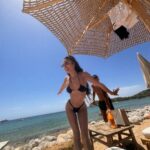Soţia lui Marco Verratti şi-a uluit fanii. Jessica Aidi a îmbrăcat un costum de baie minuscul, iar imaginile s-au viralizat!