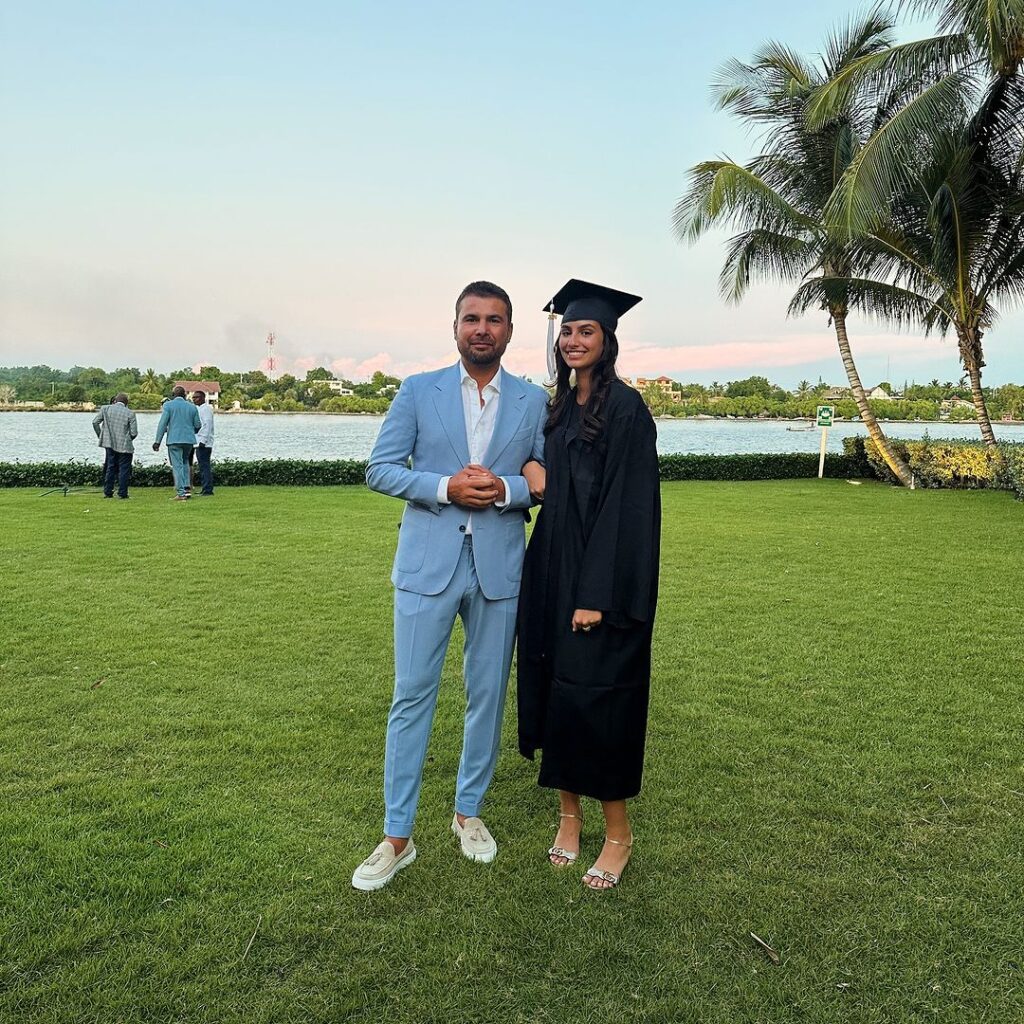 Adrian Mutu, mesaj emoţionant pentru fiica sa cea mare: „Te iubesc!” Adriana a întors toate privirile la braţul tatălui său