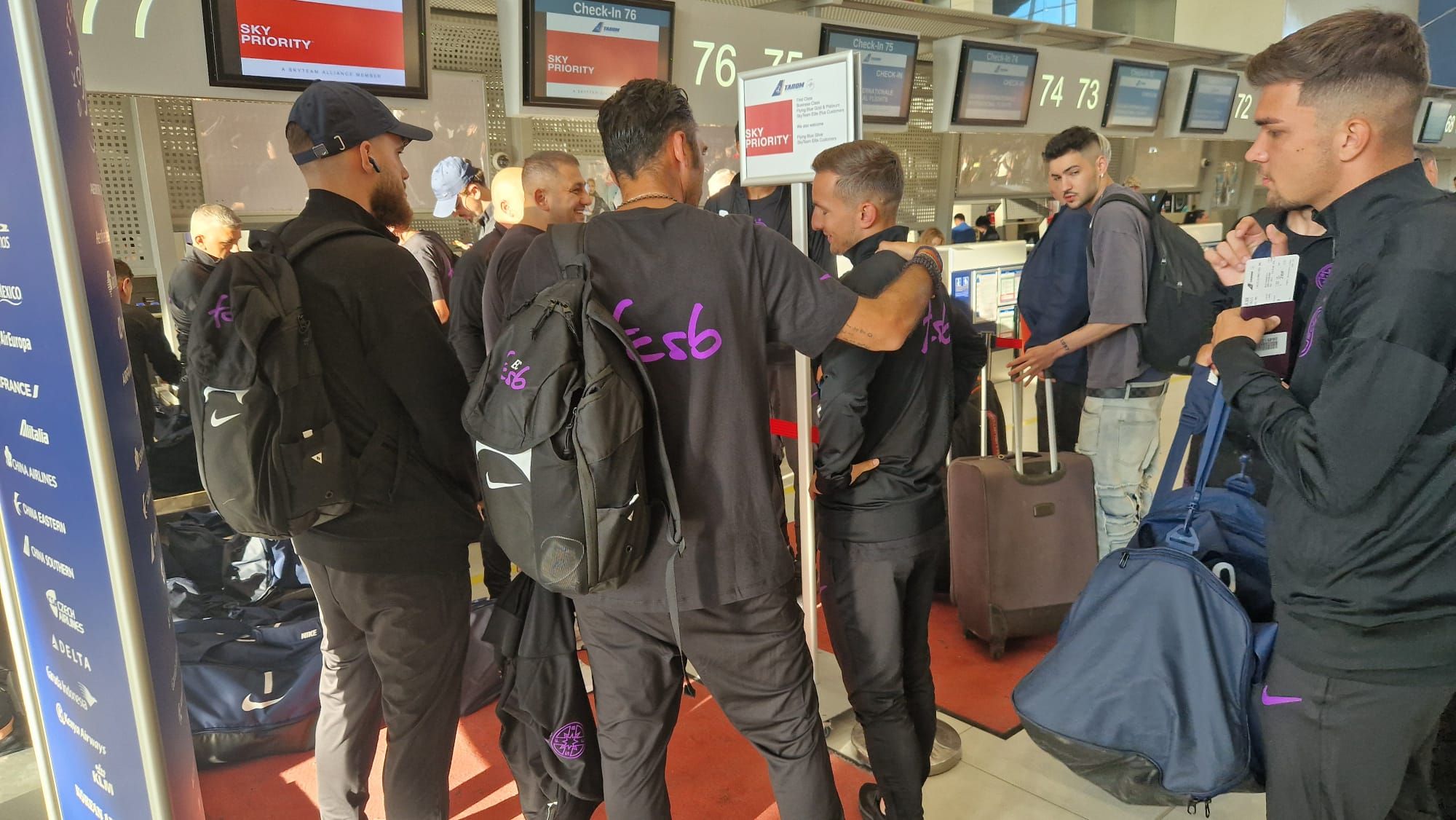 FCSB a plecat în cantonament în Olanda! Imagini de pe aeroport cu jucătorii „roş-albaştri”